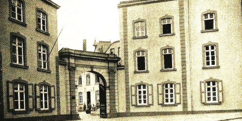 Torbogen des Klosterather Hofs