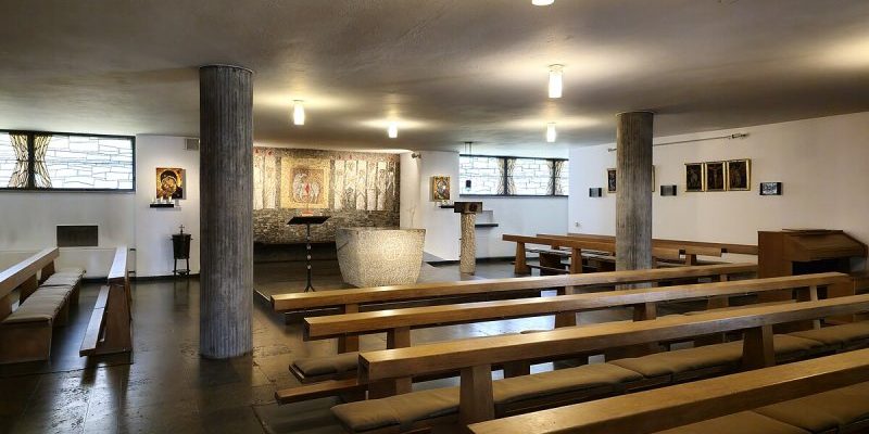 Zu den Heiligen Zwölf Aposteln