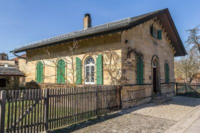 Schleusenwärterhaus 100
