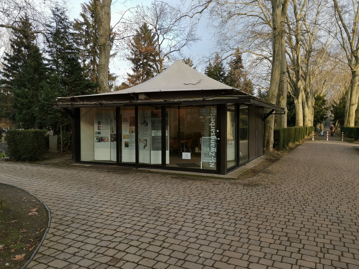 Ausstellung Zwangsarbeiter des kirchlichen Friedhofslagers Berlin 1942 - 1945