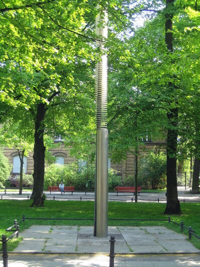 Brunnen-Stele
