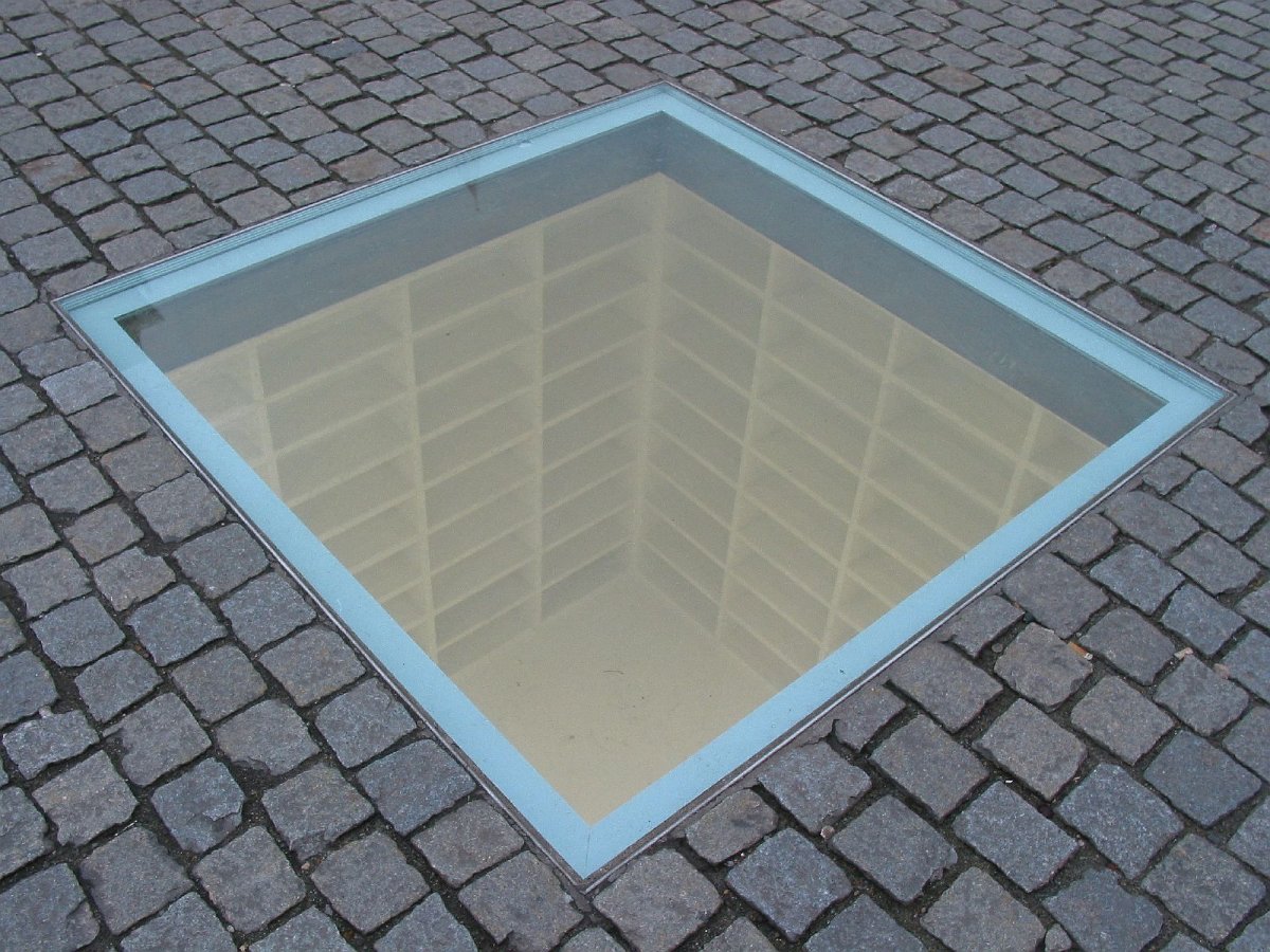 Denkmal zur Erinnerung an die Bücherverbrennung