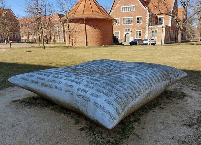 Denkzeichen in Berlin-Buch für die Opfer der nationalsozialistischsten Zwangssterilisation und „Euthanasie“-Morde