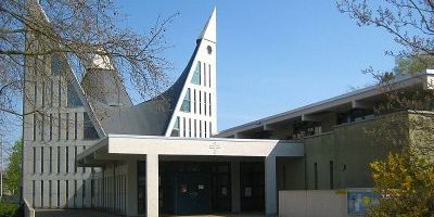 Dreieinigkeitskirche (Lipschitzallee)