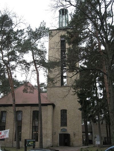 Emmaus-Kirche (Onkel-Tom-Straße)