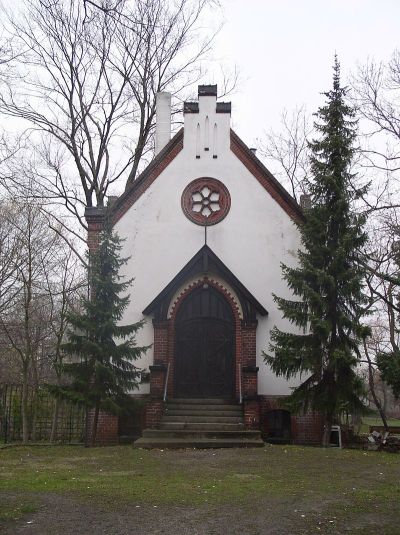 Friedhofskapelle (Ost 1)