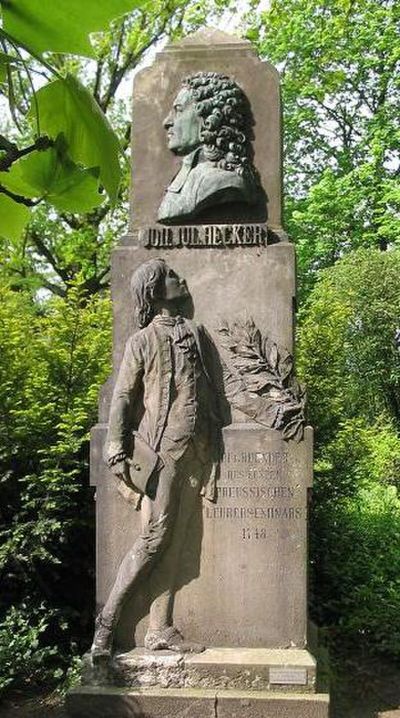 Gedenkstein Johann Julius Hecker
