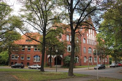 Hausotterplatz