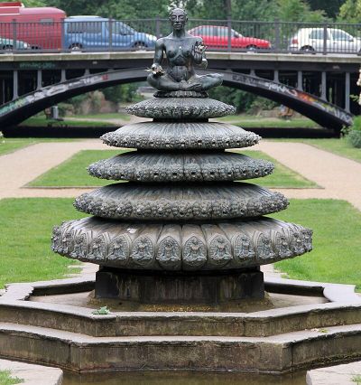 Indischer Brunnen