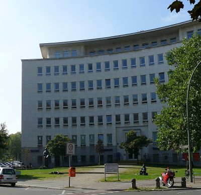 Julius-Morgenroth-Platz