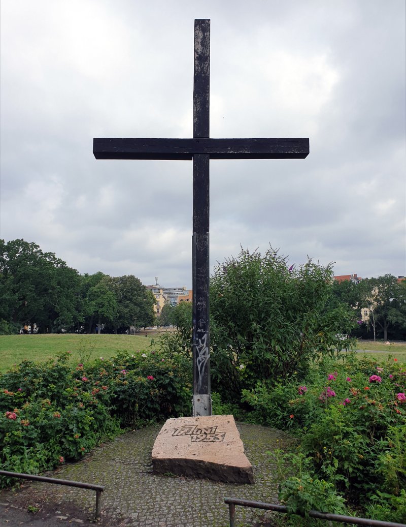 Kreuz zum Gedenken an den 17. Juni 1953