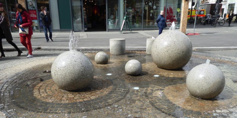 Kugelbrunnen (West)
