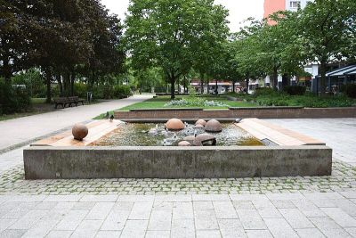 Kugelbrunnen (Ost 1)
