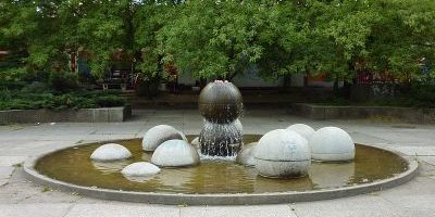 Kugelbrunnen (Ost 2)