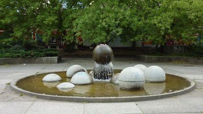 Kugelbrunnen (Ost 2)
