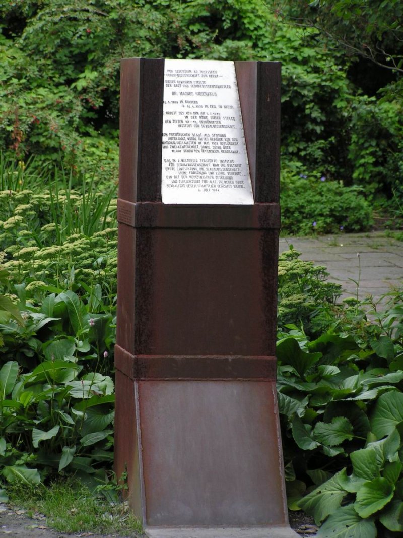 Magnus-Hirschfeld-Gedenktafel