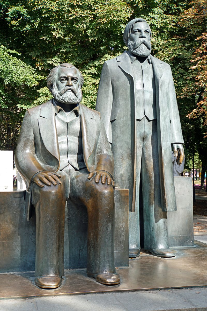 Marx-Engels-Denkmal