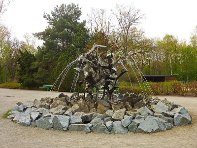 Möwenbrunnen (Ost)