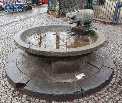 Nilpferdbrunnen