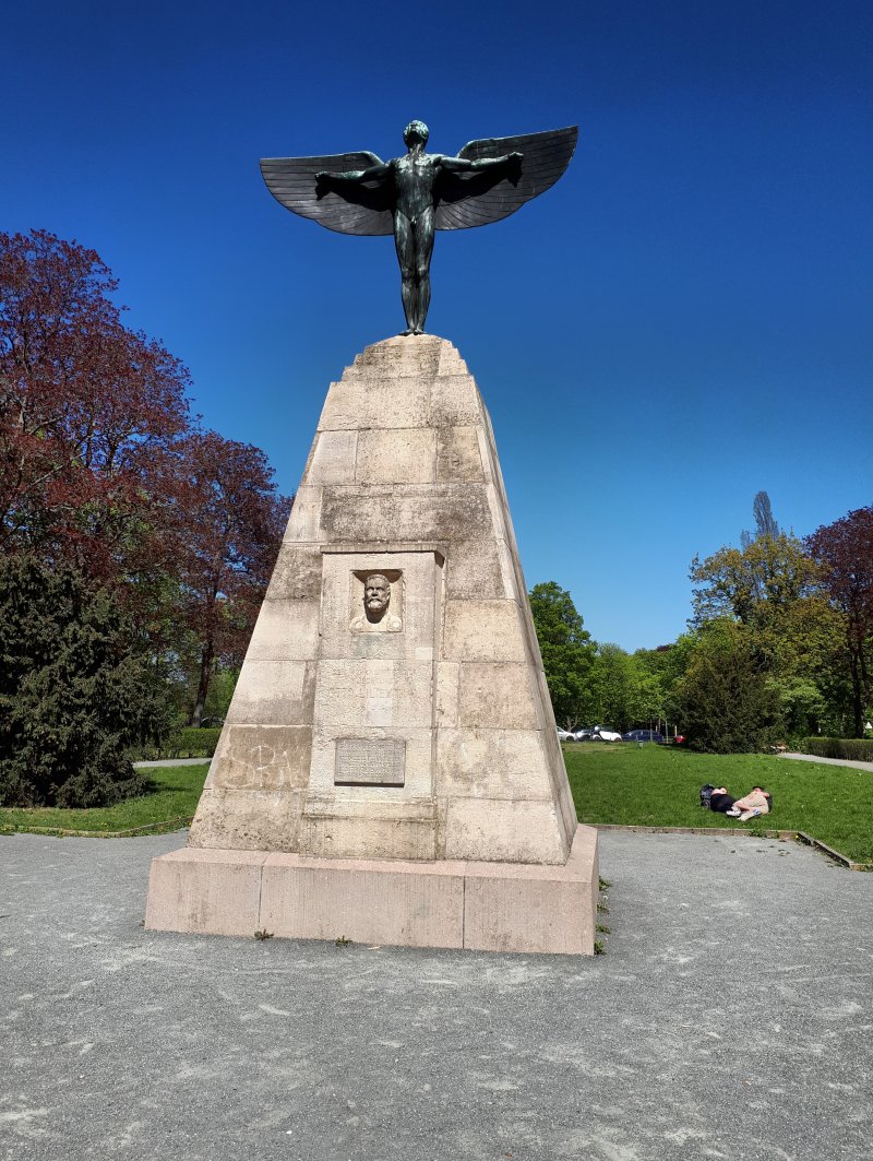 Otto-Lilienthal-Denkmal
