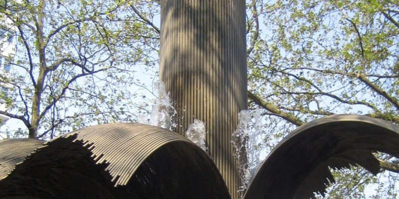 Säule in der Brandung