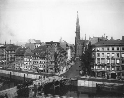 Schwimmhalle Fischerinsel