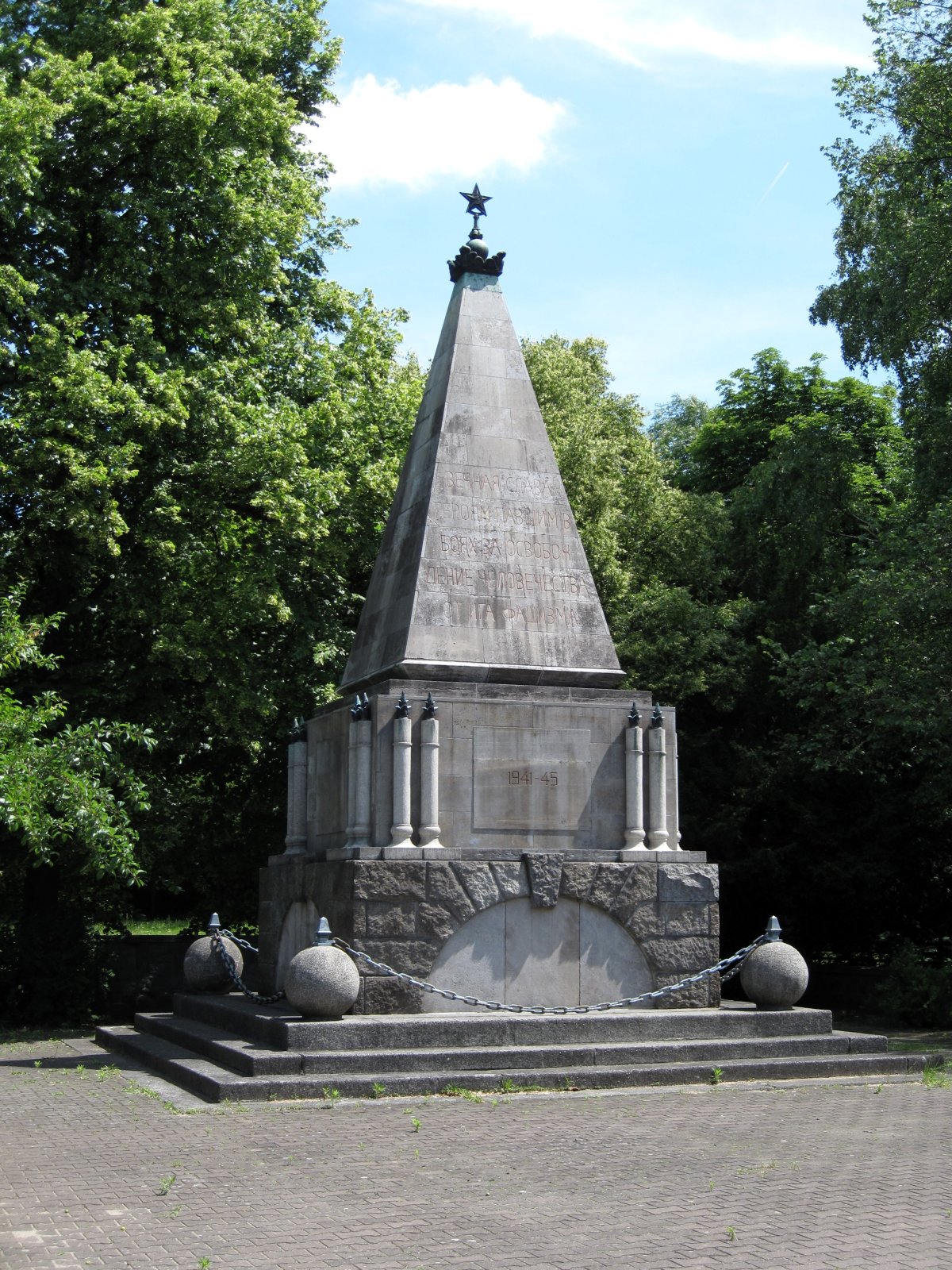Sowjetisches Ehrenmal (Nordost)