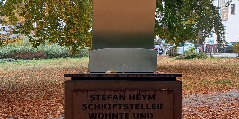 Stefan Heym Gedenkstele