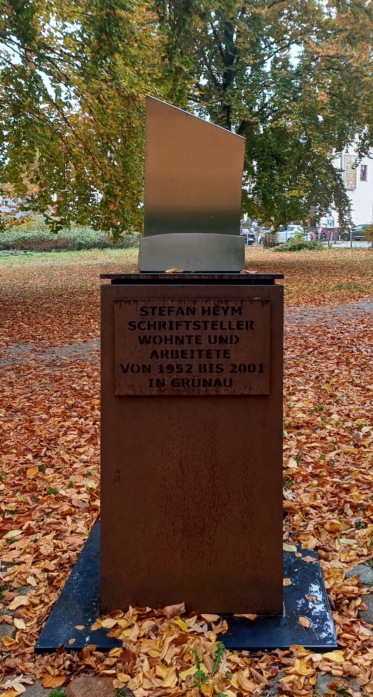 Stefan Heym Gedenkstele