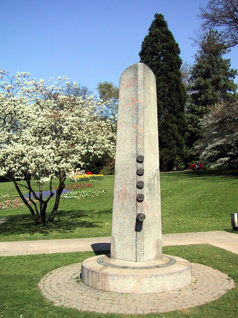 Josef Hermann Dufhues-Denkmal