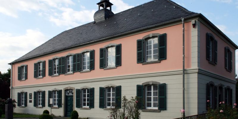 Schumannhaus und Schumann-Grabmal