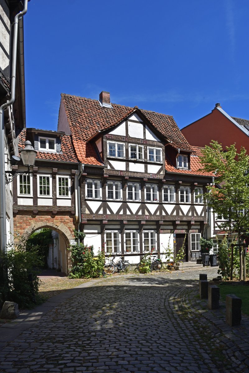 Hinter der Magnikirche