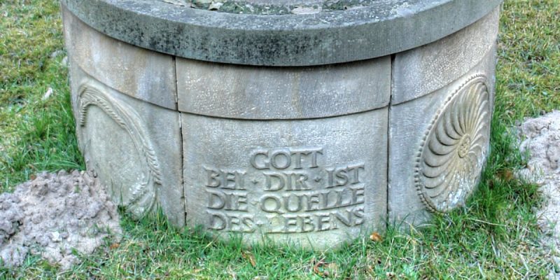 Taufstein/Vogelbrunnen