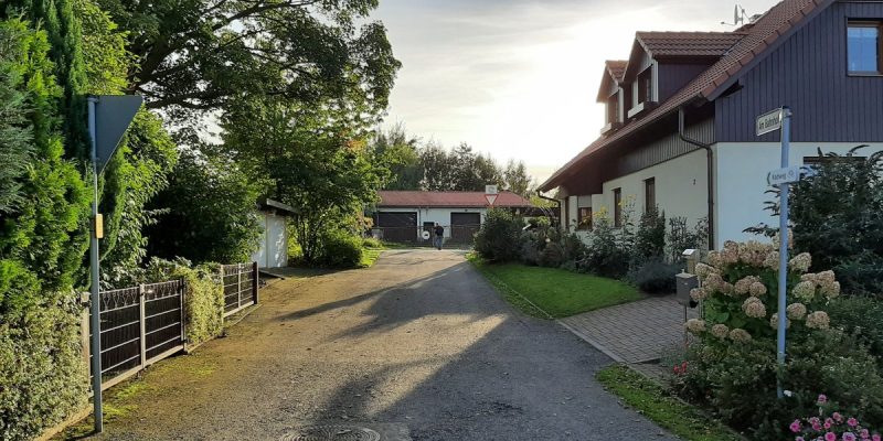 Am Bahnhof