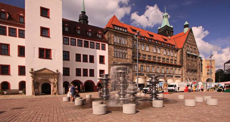 Marktbrunnen "Manifold"
