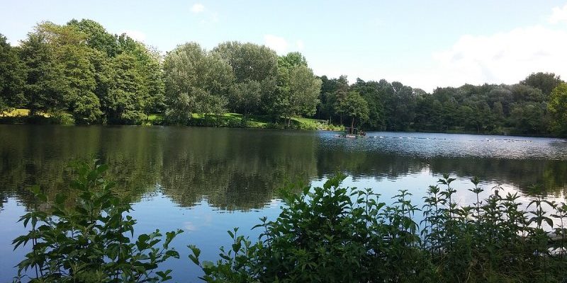 Kleine Kirche am See