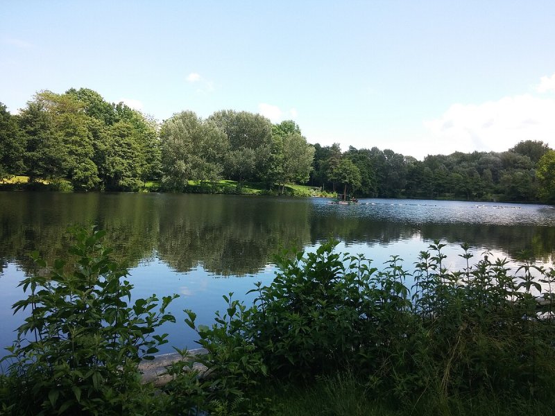 Kleine Kirche am See