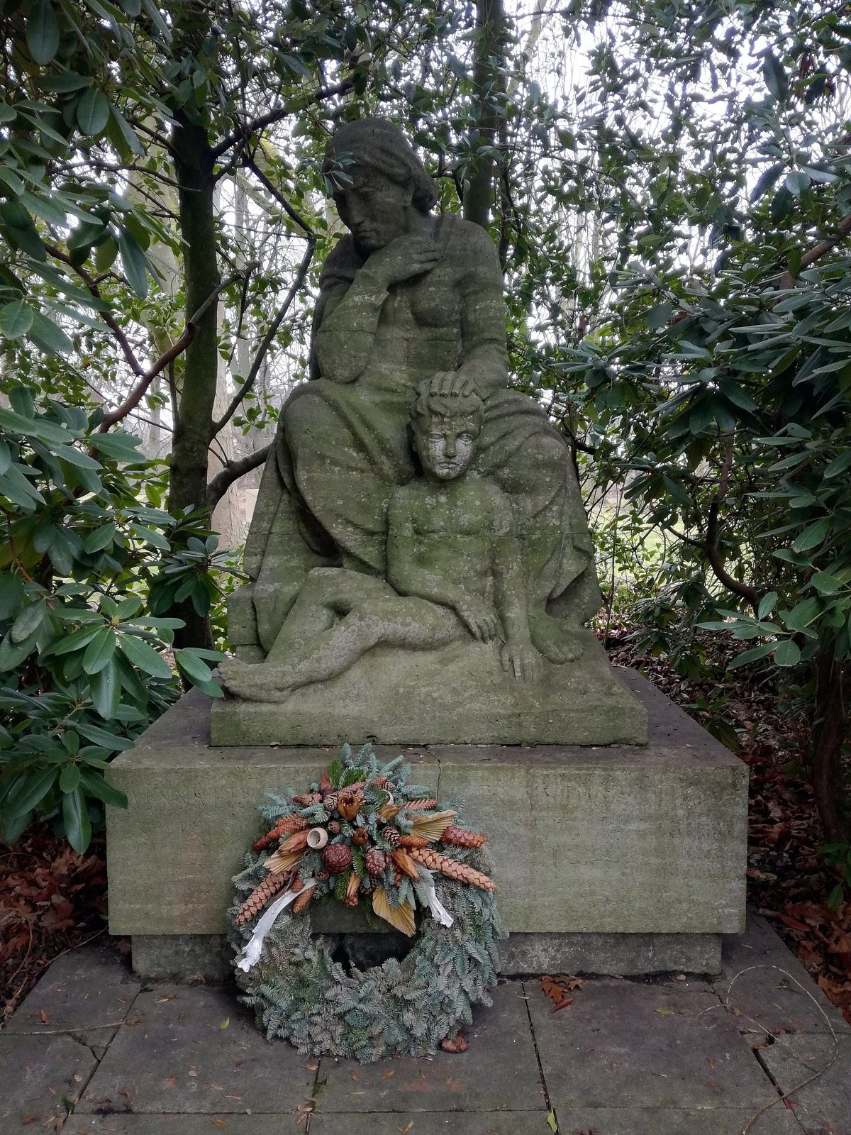 Ehren- und Grabmal für Opfer des Grubenunglücks vom 16.5.1925