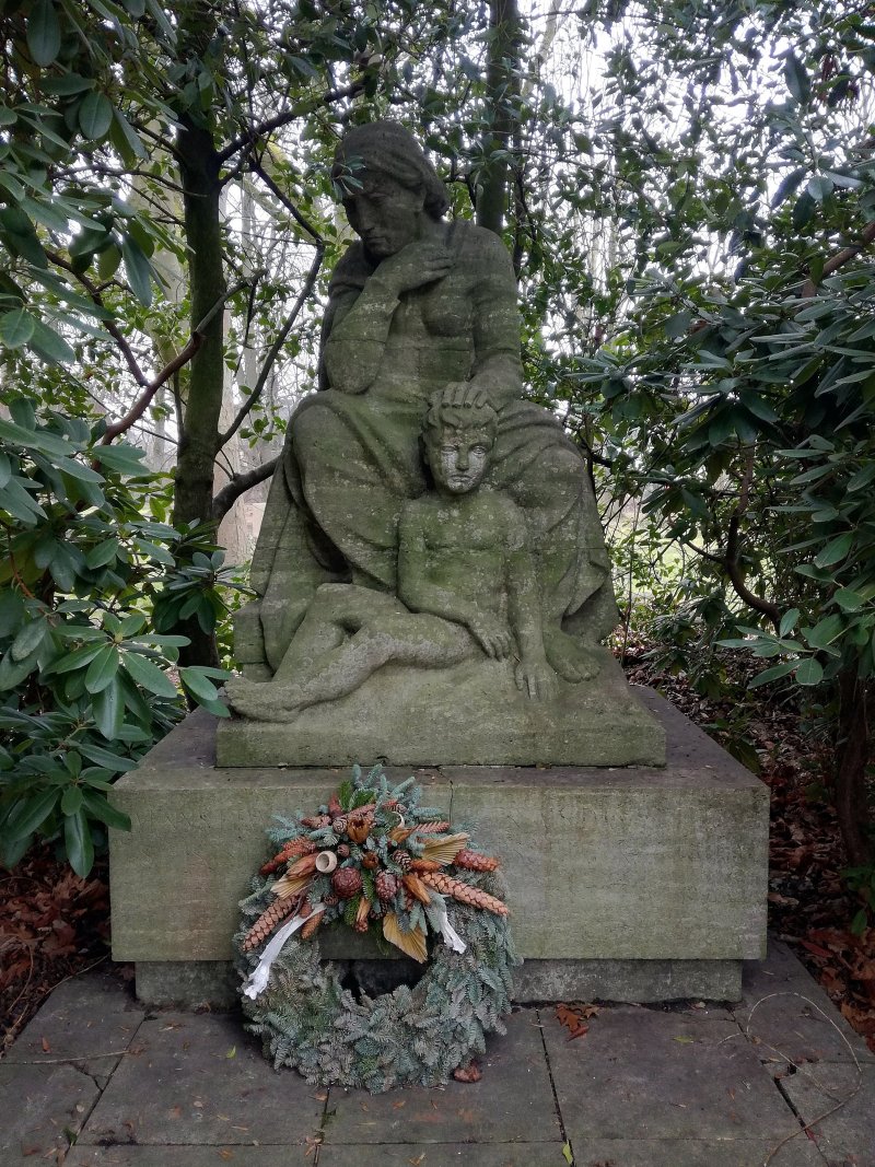 Ehren- und Grabmal für Opfer des Grubenunglücks vom 16.5.1925