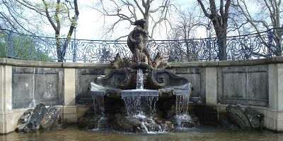 Delphinbrunnen