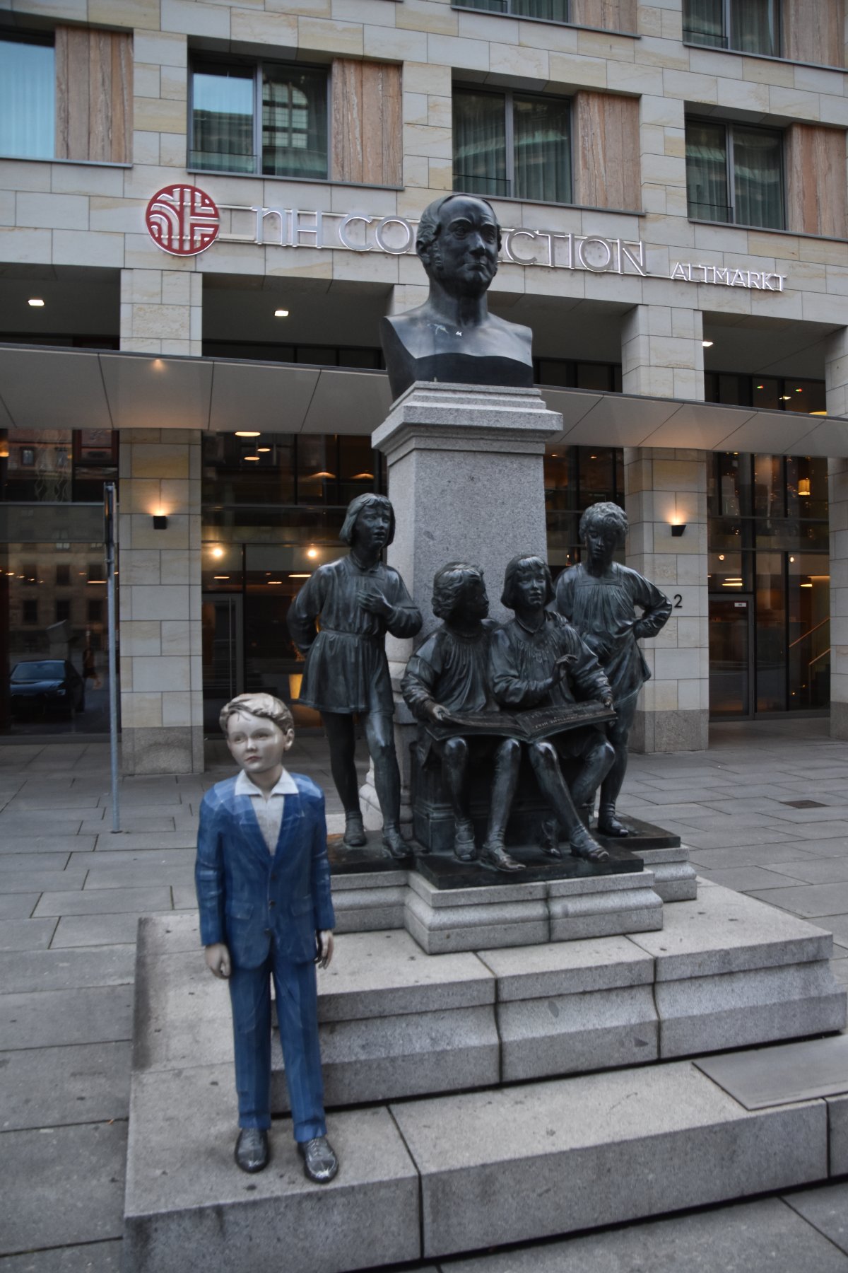 Ernst-Julius-Otto-Denkmal
