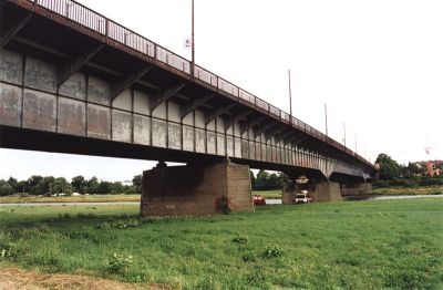 Flügelwegbrücke