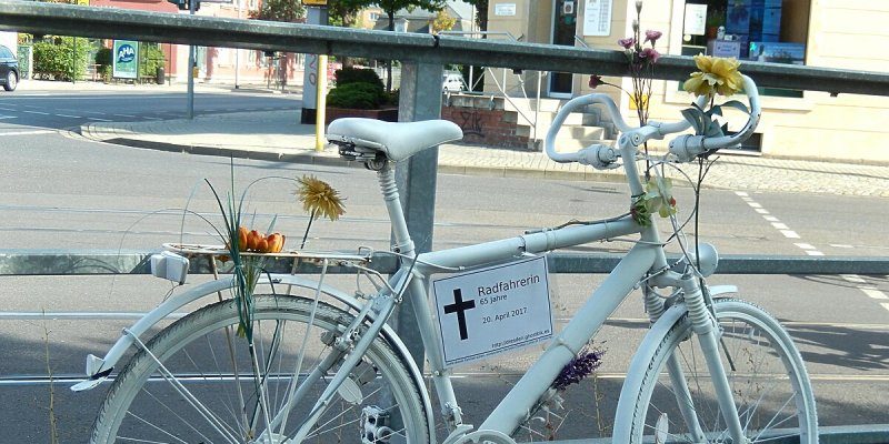 Geisterrad für eine getötete Radfahrerin (Südost 1)