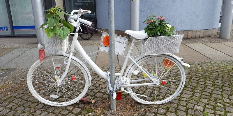 Geisterrad für eine getötete Radfahrerin