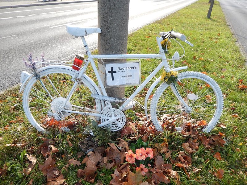 Geisterrad für eine getötete Radfahrerin (Südost 2)