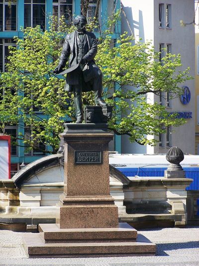 Gottfried Semper Denkmal
