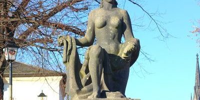 Große Knieende