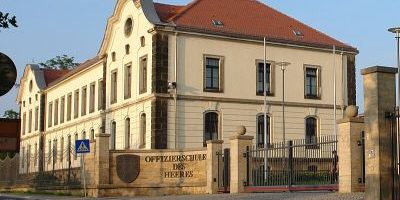 Hörsaalgebäude Offizierschule des Heeres