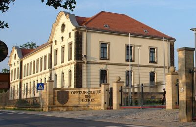 Hörsaalgebäude Offizierschule des Heeres