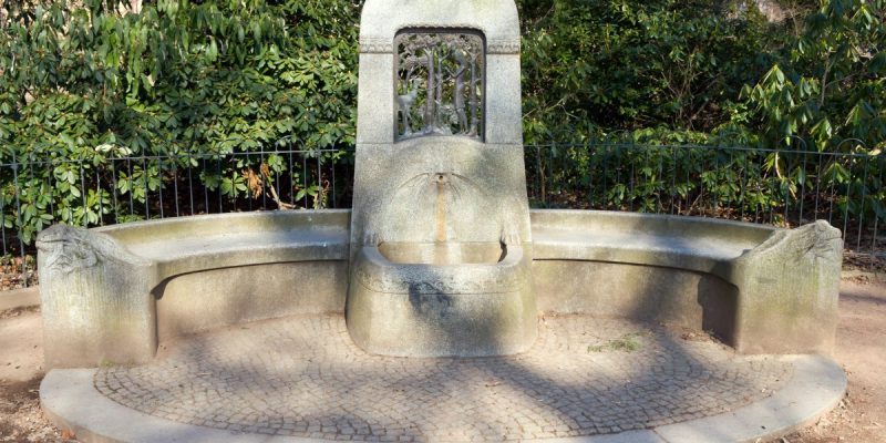 Märchenbrunnen (Ost)